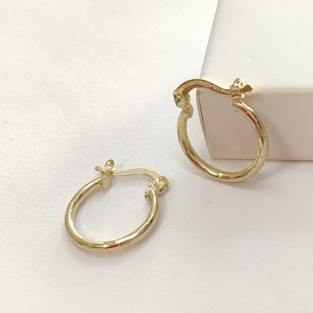 ARETES ARRACADAS ESTRIADAS 14K 1.4 GR (NUEVO)