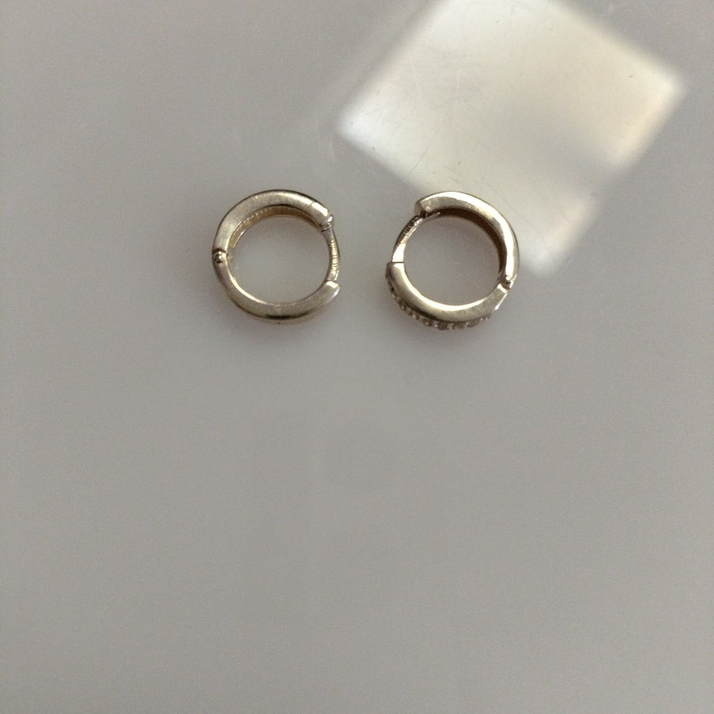 ARETES HUGGIES C CIRCONIA 14K 2.1 GR (NUEVO)