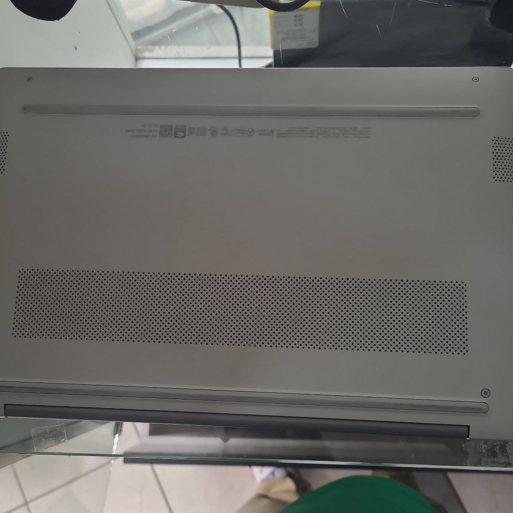 LAPTOP HP 240R G10 (2025) 512 GB SSD 8 GB RAM (SEMINUEVO)
