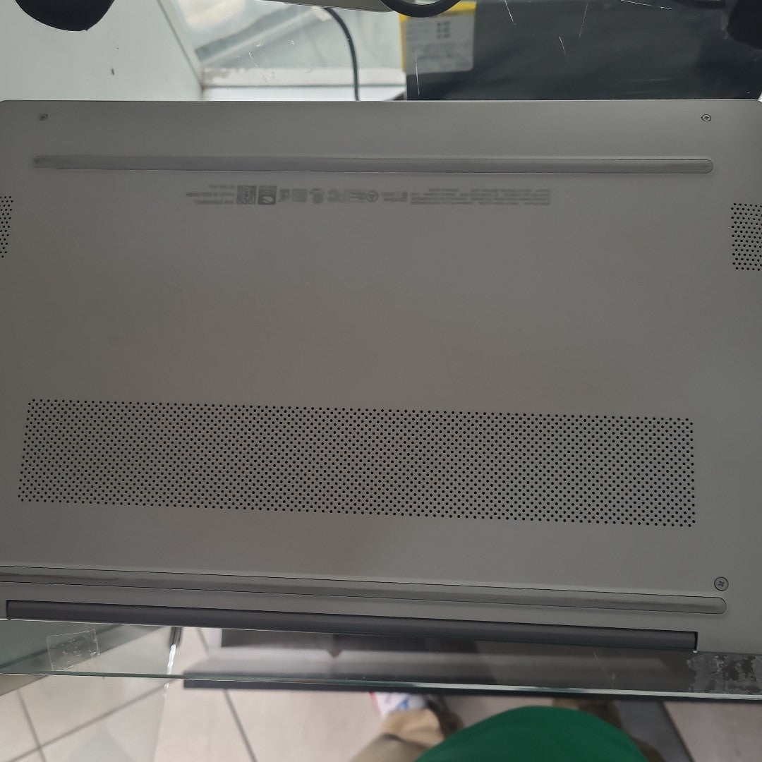 LAPTOP HP 240R G10 (2025) 512 GB SSD 8 GB RAM (SEMINUEVO)