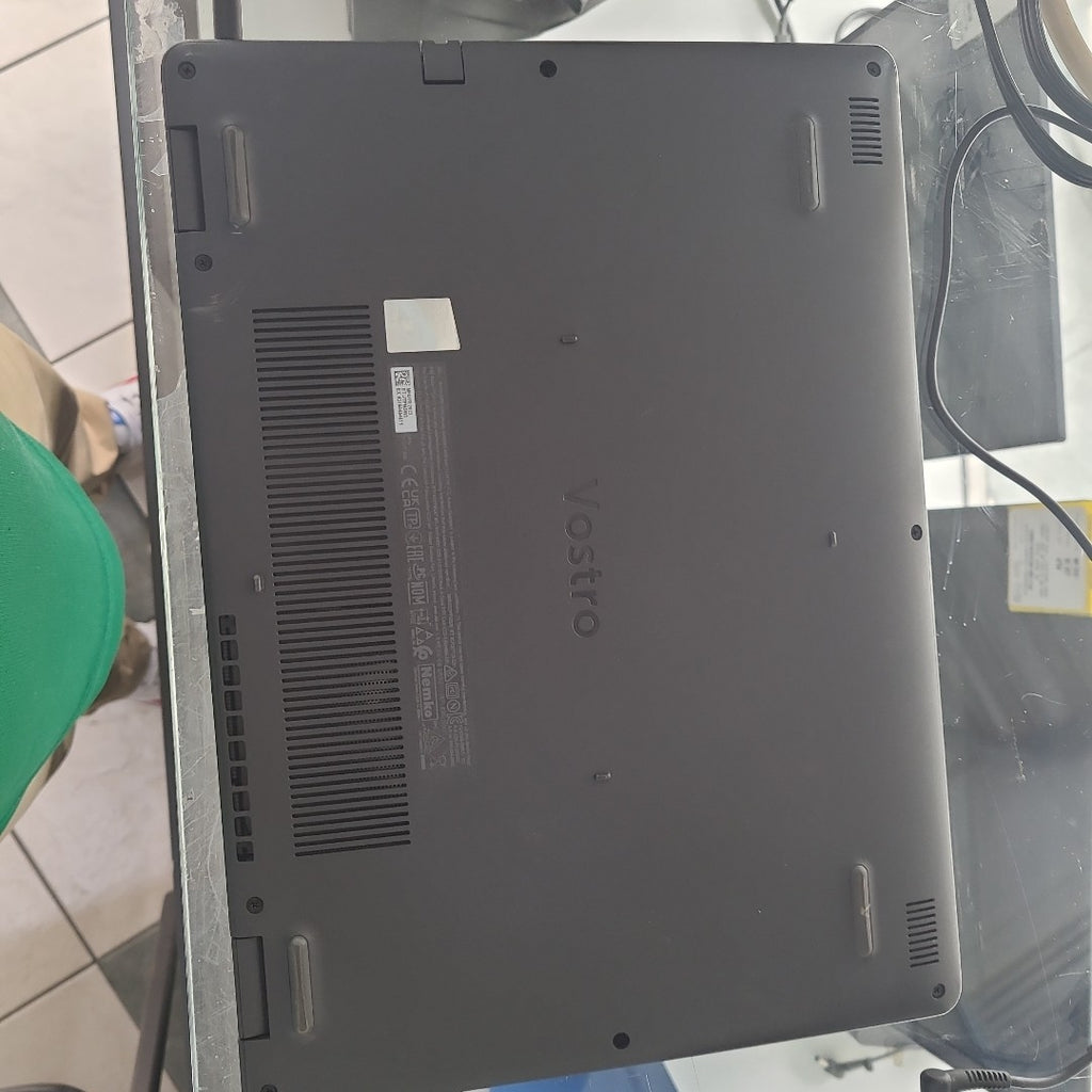 LAPTOP DELL VOSTRO 3400 (2023) 256 GB SSD 8 GB RAM (SEMINUEVO)