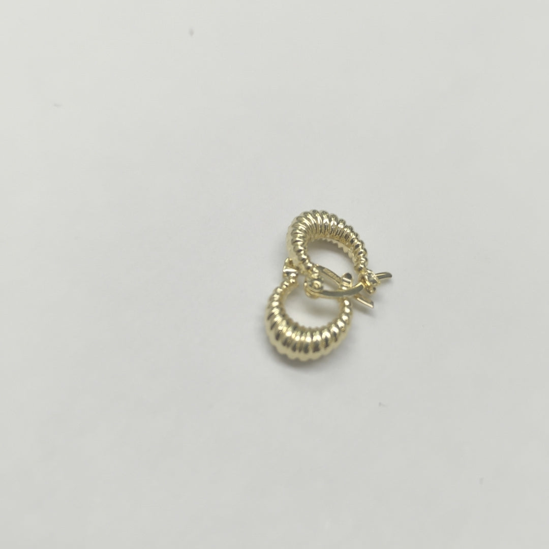 ARETES ARRACADA ESTRIADAS 14K 1.1 GR (NUEVO)