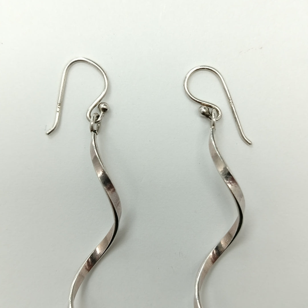 ARETES PAR PLATA 3,00 GRMS (SEMINUEVO)