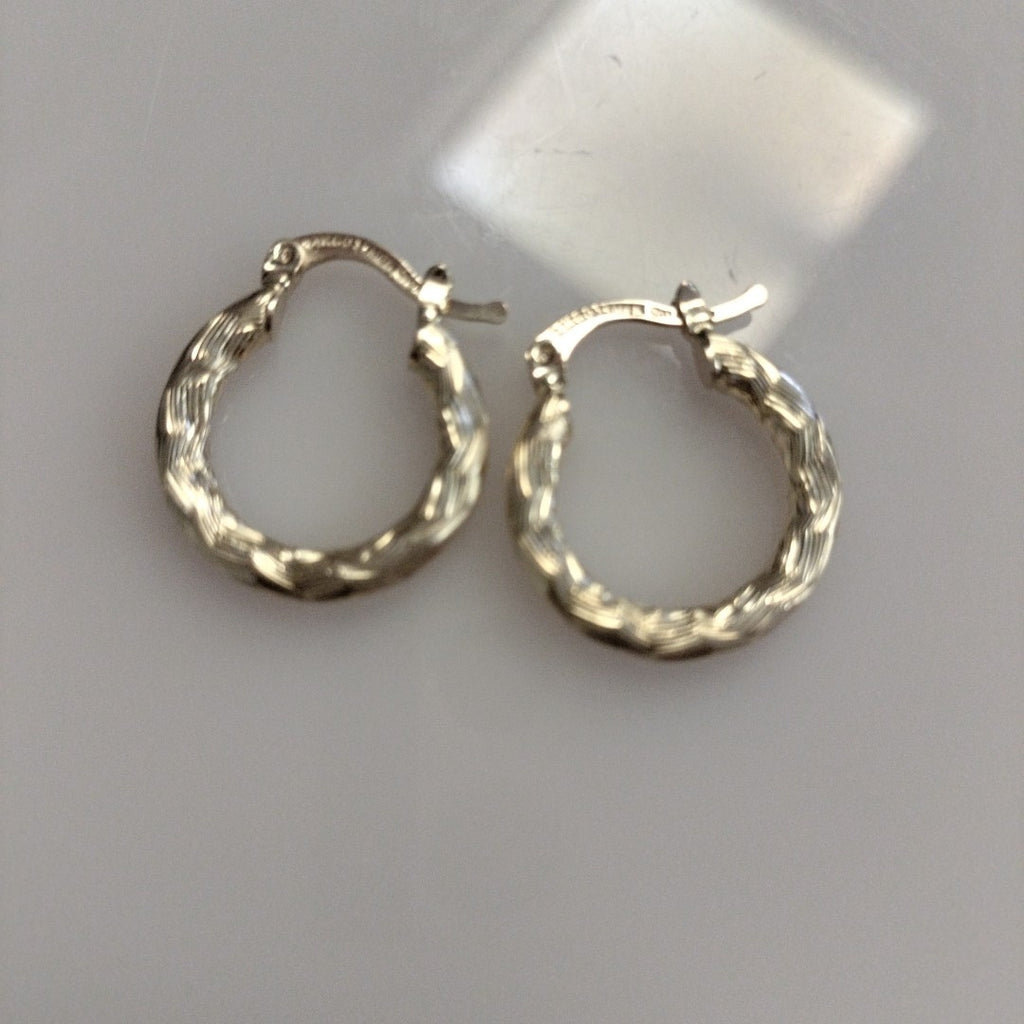 ARETES TEJIDO ARRACADAS ASTRIADAS 14K 1.9 GR (NUEVO)
