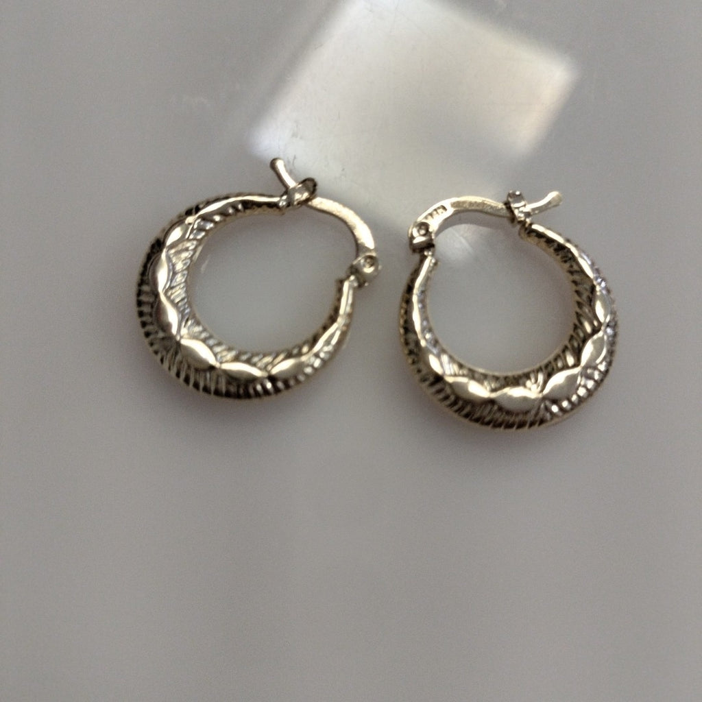 ARETES ARRACADAS HUECAS 14K 1.8 GR (NUEVO)