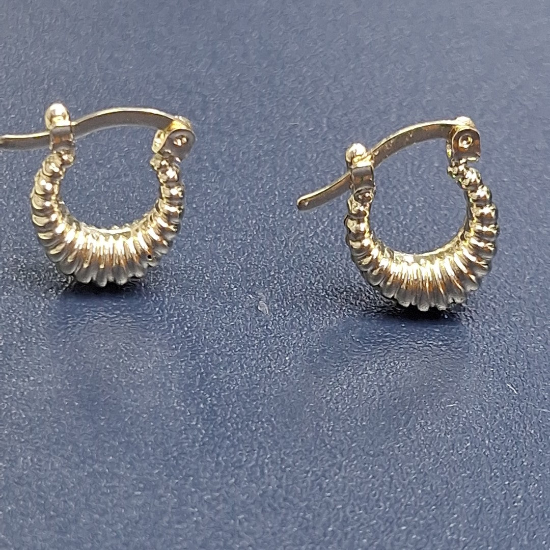 ARETES ARRACADA ESTRIADAS 14K 1.1 GR (NUEVO)