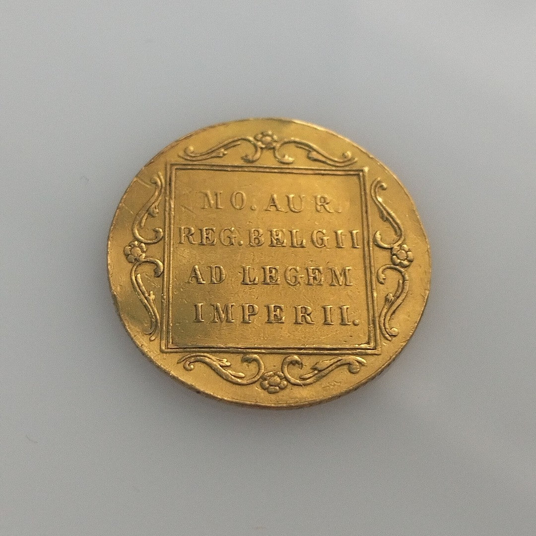 K1 3.5 GRMS 21 K IDENTIFICACIÓN MEDALLA CONMEMORATIVA MATERIALES ORO (SEMINUEVO)
