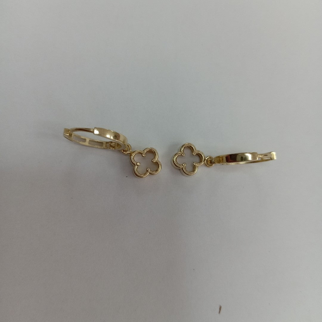 ARETES ARRACADAS CON DIJE 14K 2.4 GR (NUEVO)