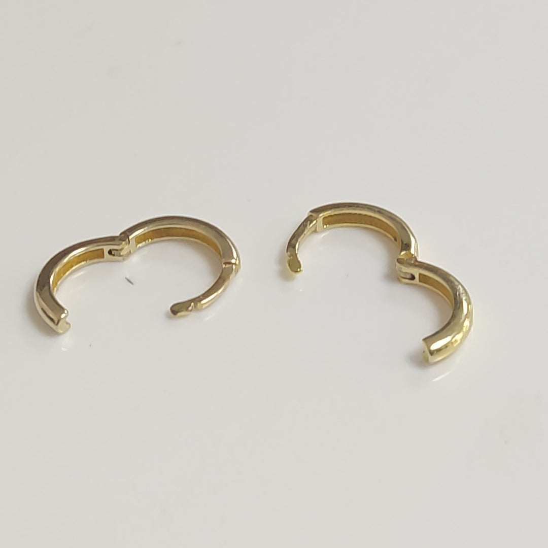 ARETES HUGGIES LISAS 14K 1.3 GR (NUEVO)