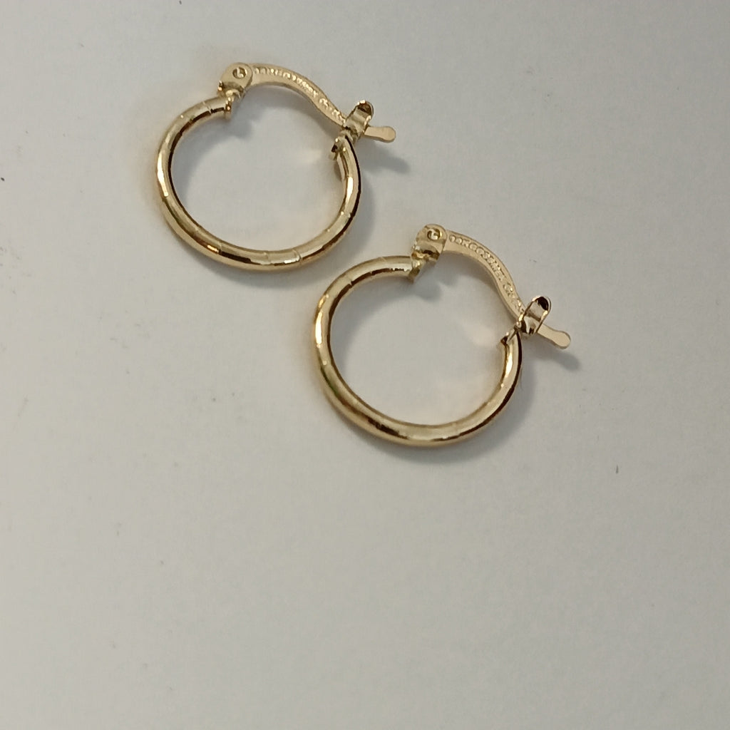 ARETES ARRACADAS ESTRIADAS 14K 1.4 GR (NUEVO)