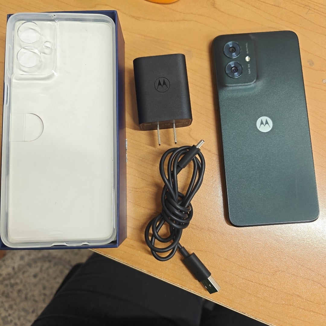 CELULAR MOTOROLA MOTO G55 5G XT2435-1(2024) 256 GB 8 GB RAM (SEMINUEVO)