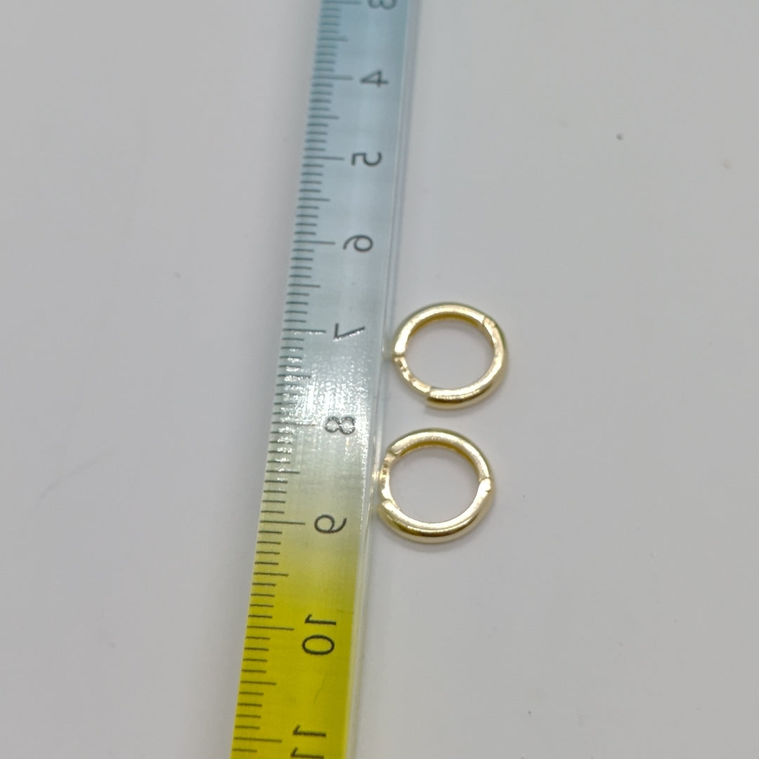 ARETES HUGGIES LISAS 14K 1.3 GR (NUEVO)