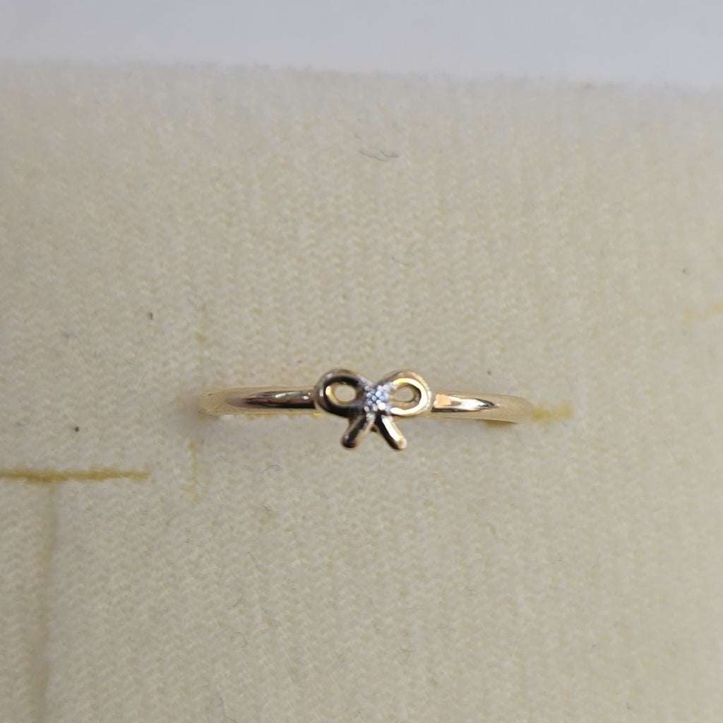 ANILLO ANILLITO FIG MOÑO C CIRCONIAS 14K 7 TALLA 0.9 GR (NUEVO)