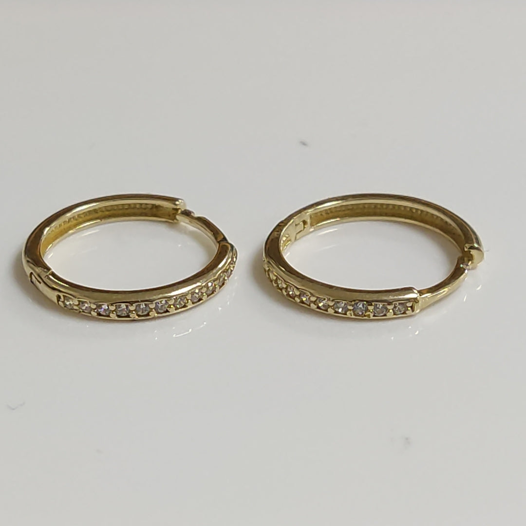 ARETES HUGGIES C CIRCONIA 14K 1.8 GR (NUEVO)