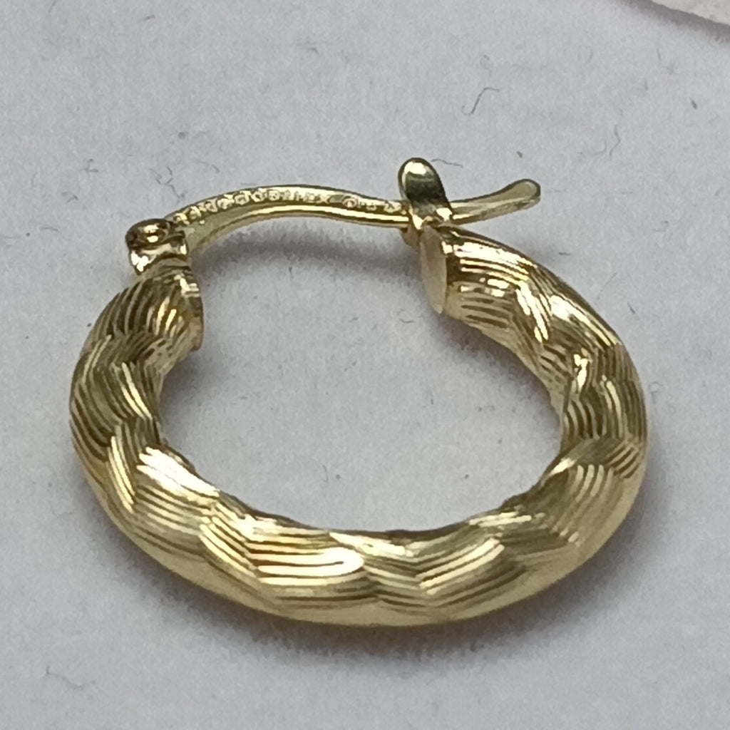 ARETES TEJIDO ARRACADAS ASTRIADAS 14K 2.1 GR (NUEVO)