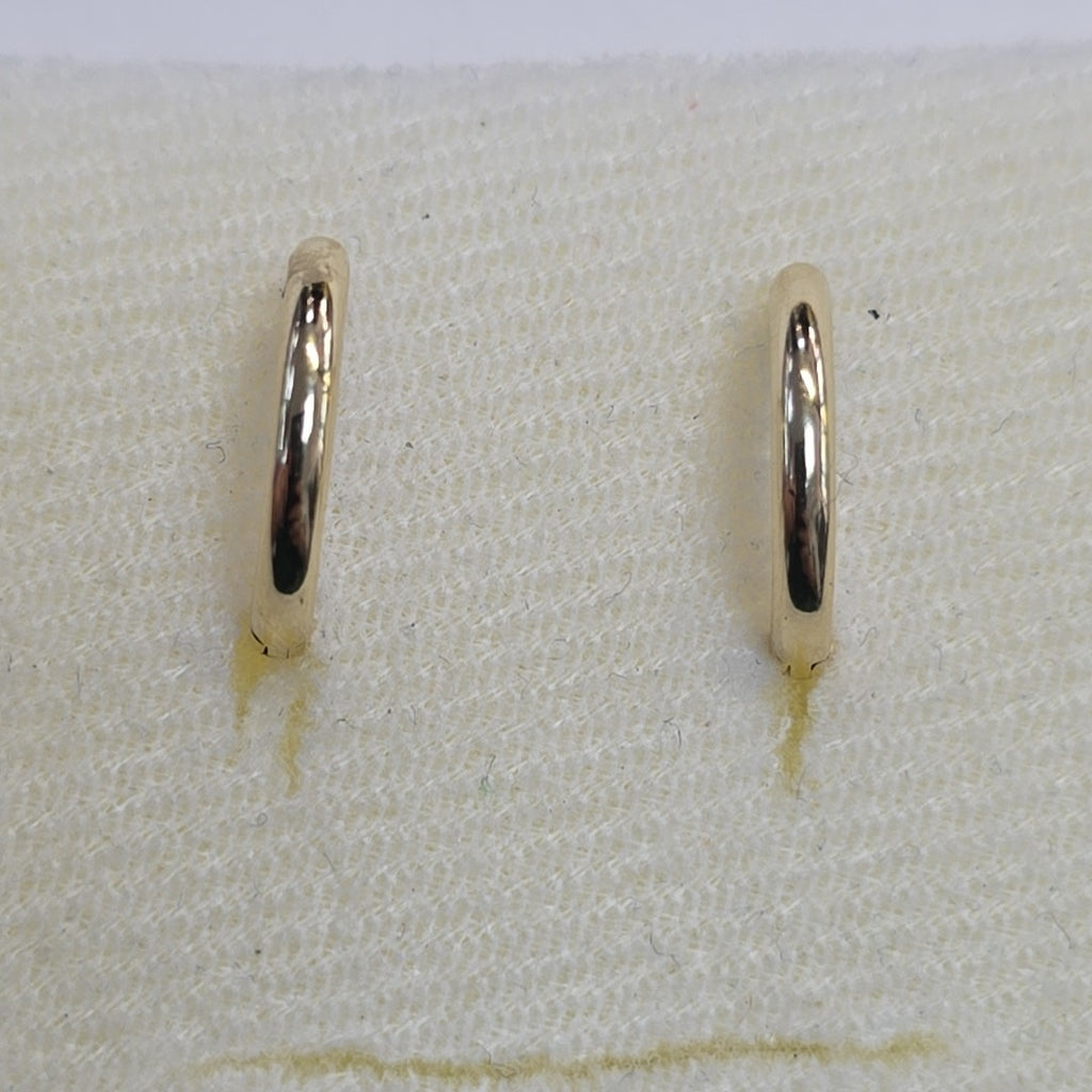 ARETES HUGGIES LISAS 14K 1.5 GR (NUEVO)