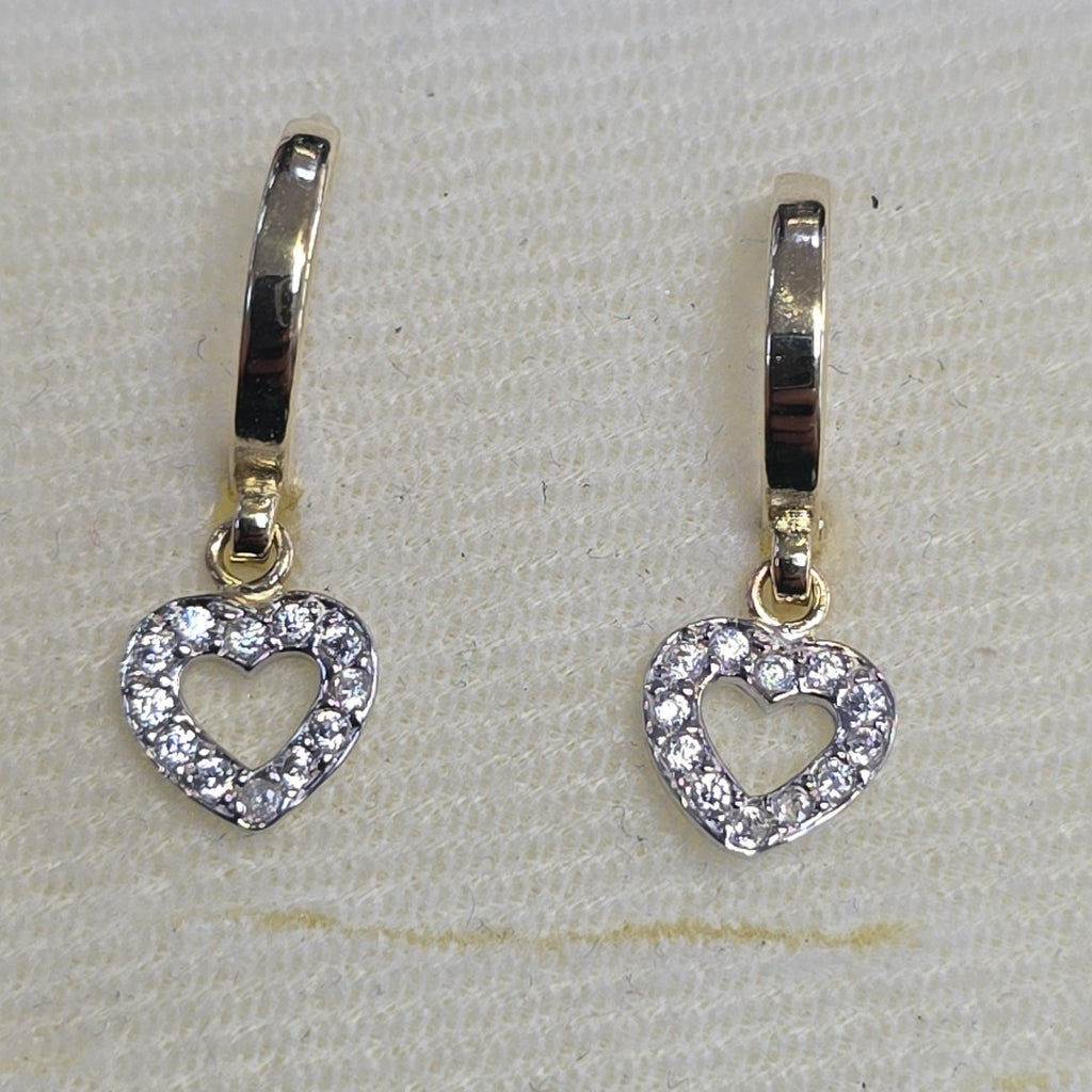 ARETES HUGGIES CON DIJE CORAZON Y CIRCONIAS 14K 2.2 GR (NUEVO)