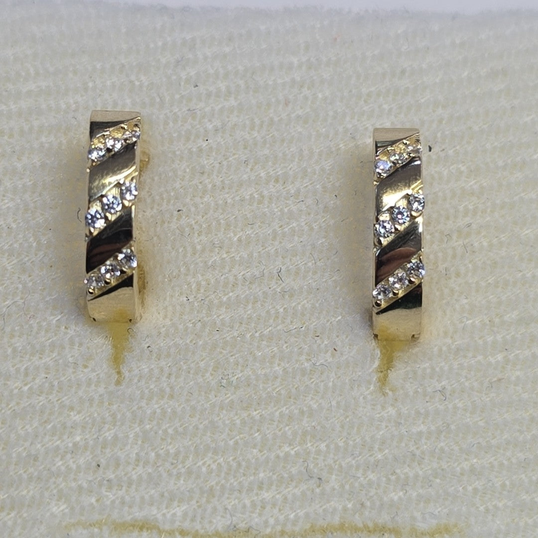 ARETES HUGGIES CON CIRCONIAS 14K 2.2 GR (NUEVO)