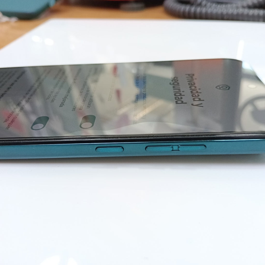 CELULAR MOTOROLA MOTO G77 XT2621-3 (2026) 256 GB 8 GB RAM (SEMINUEVO)