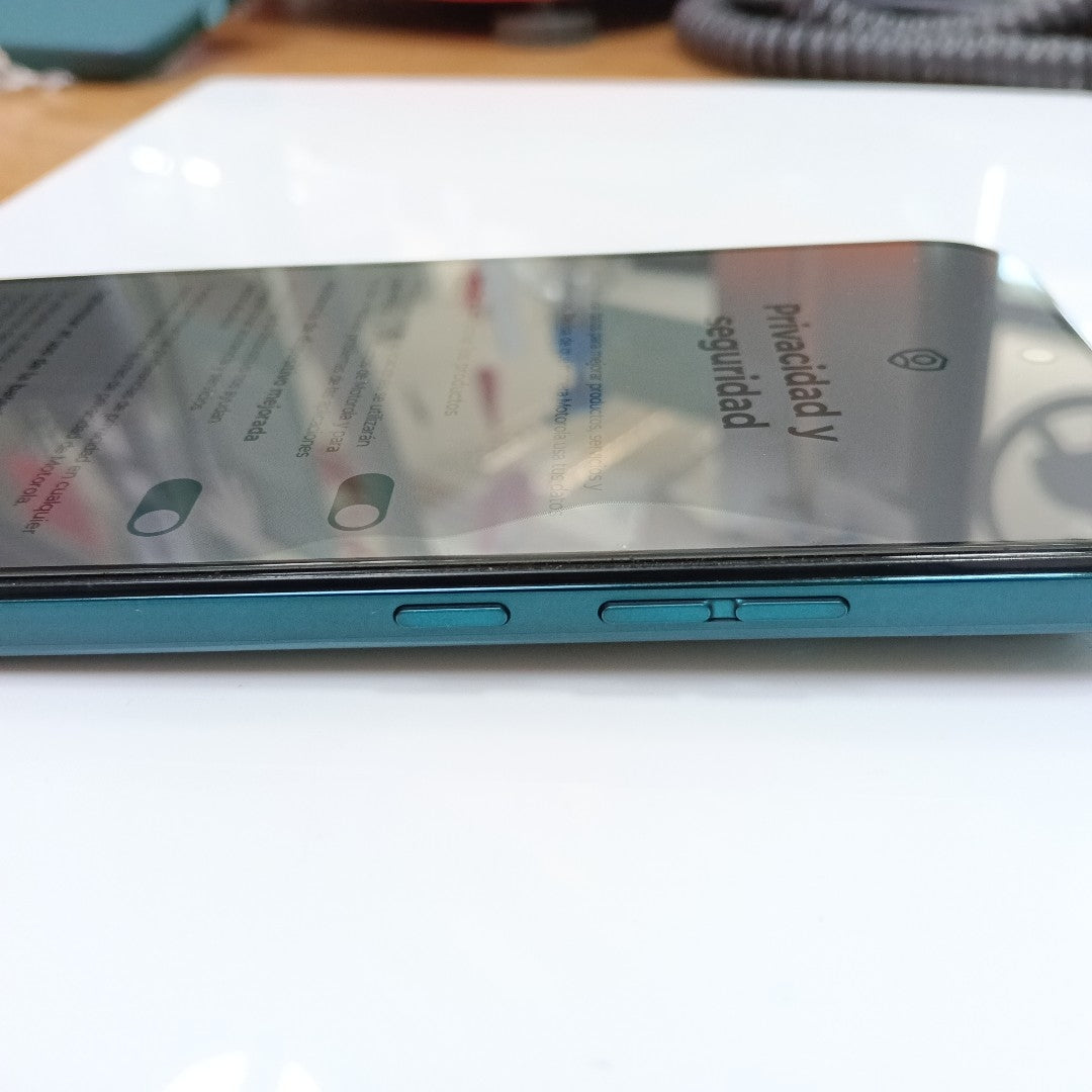 CELULAR MOTOROLA MOTO G77 XT2621-3 (2026) 256 GB 8 GB RAM (SEMINUEVO)