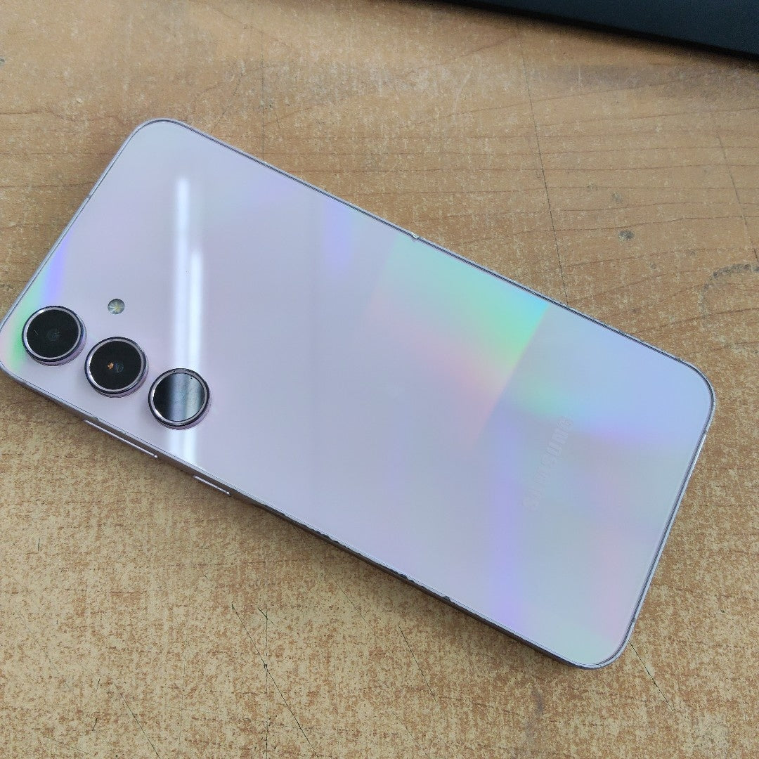 CELULAR SAMSUNG GALAXY A55 5G SM-A556E (2024) 128 GB 8 GB RAM (SEMINUEVO)