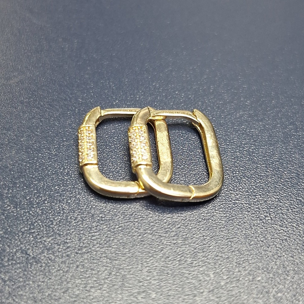 ARETES HUGGIES OVALADA C CIRCONIAS 14K 2.4 GR (NUEVO)