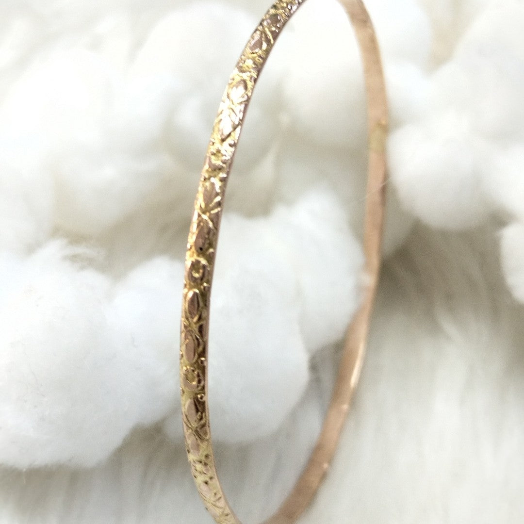 PULSERA RIGIDA ORO 10 K 5.7 GRMS (SEMINUEVO)
