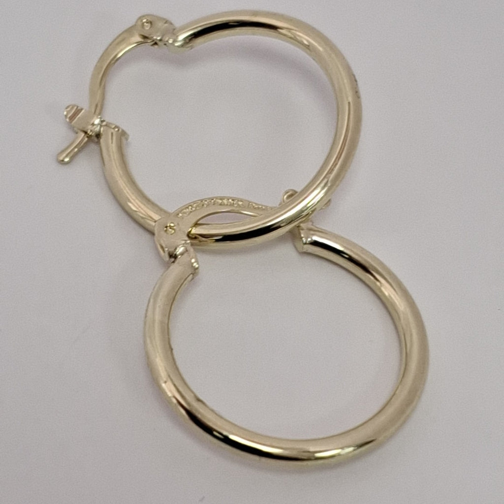 ARETES TEJIDO ARRACADAS LISAS 14K 1.2 GR (NUEVO)