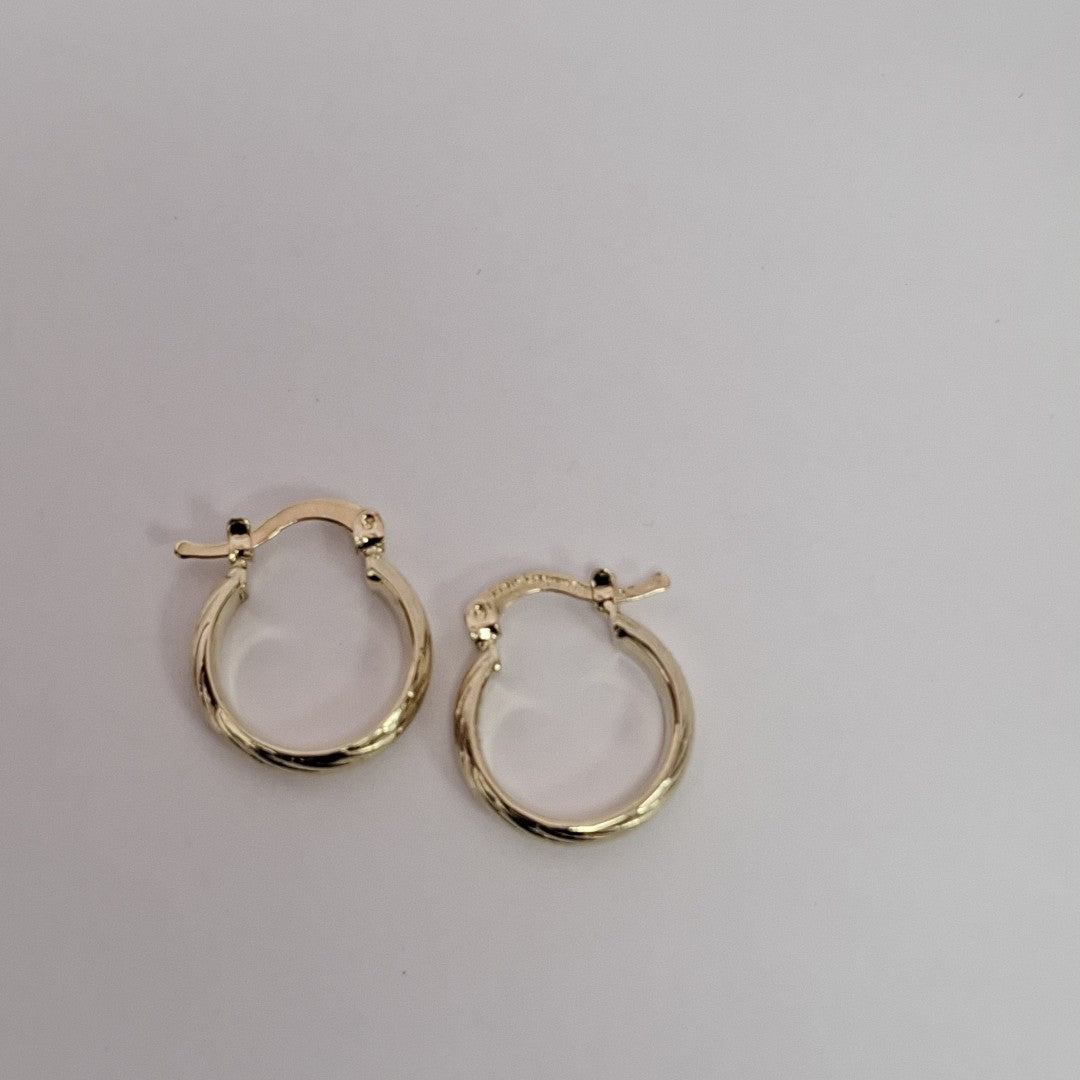 ARETES ARRACADA ASTRIADA 14K 1.6 GR (NUEVO)