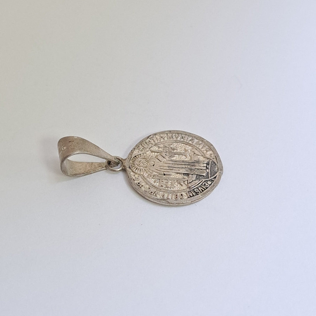 MEDALLA RELIGIOSA PLATA 2.7 GRMS (SEMINUEVO)