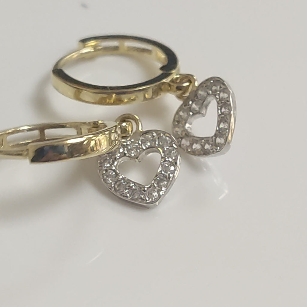 ARETES HUGGIES CON DIJE CORAZON Y CIRCONIAS 14K 2.1 GR (NUEVO)