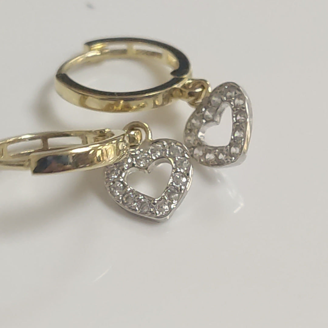 ARETES HUGGIES CON DIJE CORAZON Y CIRCONIAS 14K 2.1 GR (NUEVO)