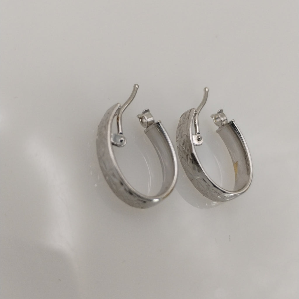ARRACADAS PAR ORO BLANCO 14 K 1.6 GRMS (SEMINUEVO)