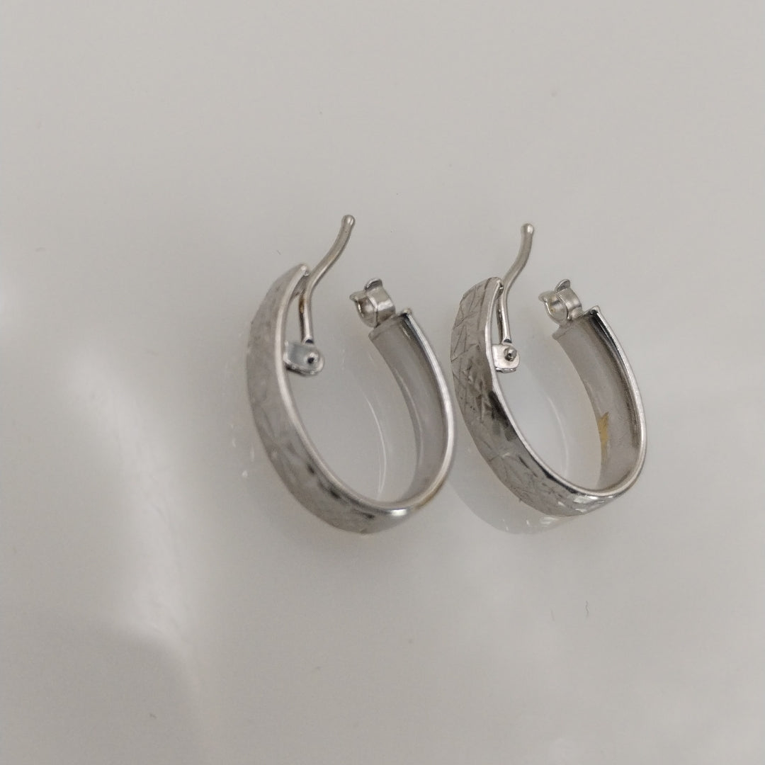 ARRACADAS PAR ORO BLANCO 14 K 1.6 GRMS (SEMINUEVO)