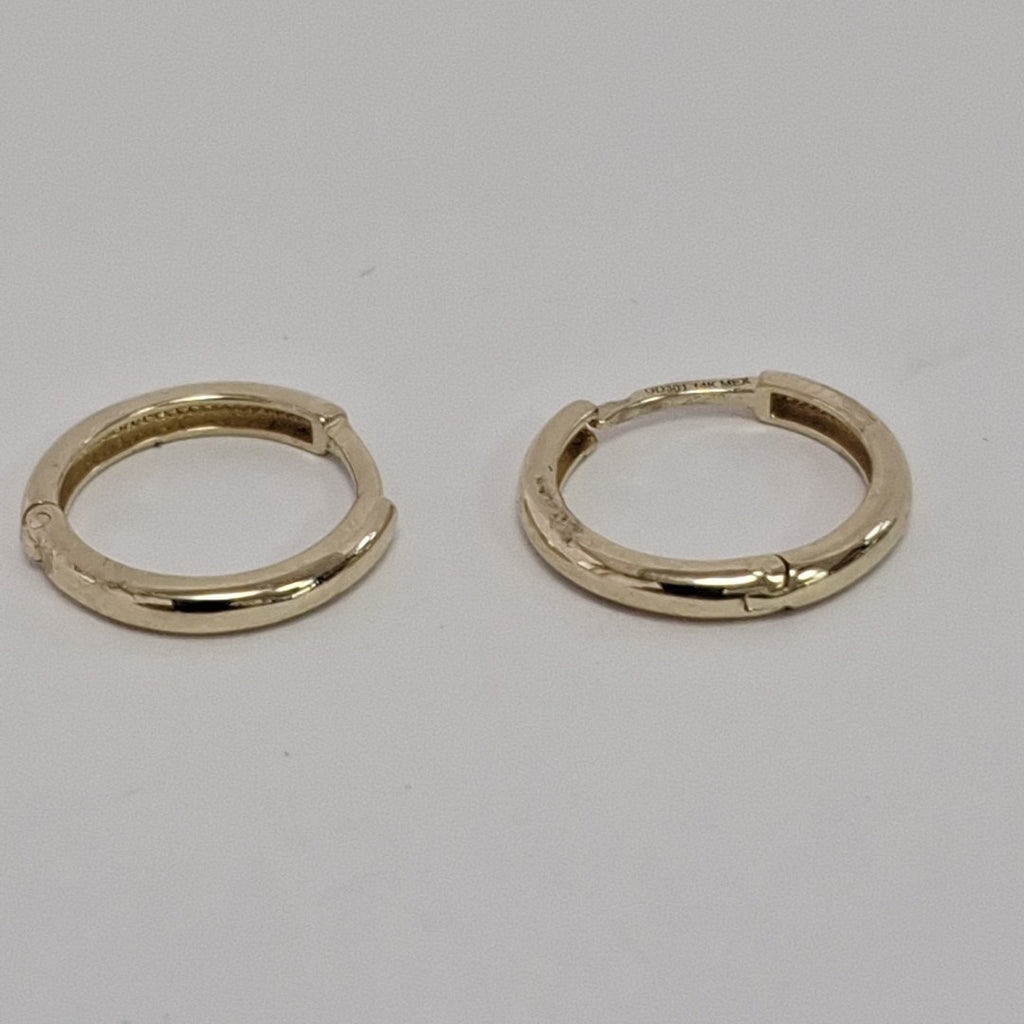 ARETES HUGGIES LISAS 14K 1.5 GR (NUEVO)