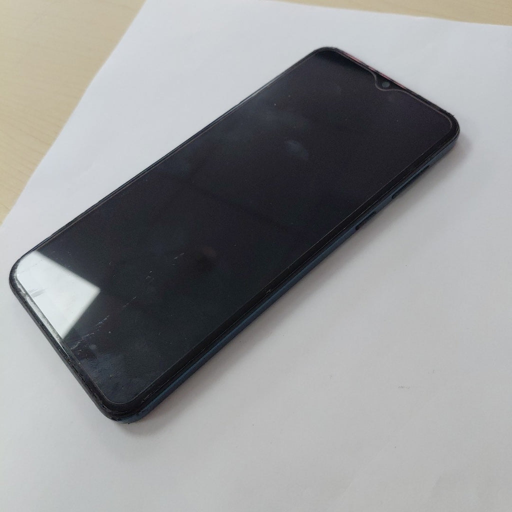 CELULAR MOTOROLA MOTO E13 XT2345-4 (2023) 64 GB 2 GB RAM (SEMINUEVO)