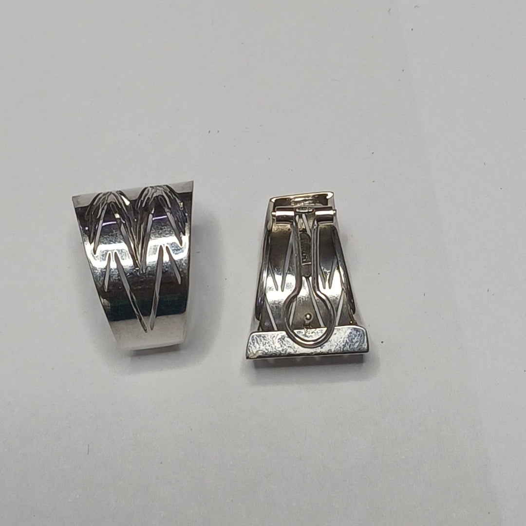 ARETES PAR ORO BLANCO 14 K 4,80 GRMS (SEMINUEVO)
