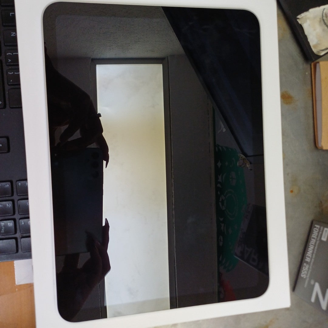 TABLETA APPLE IPAD 10 A2696 256 GB 4 GB RAM (SEMINUEVO)