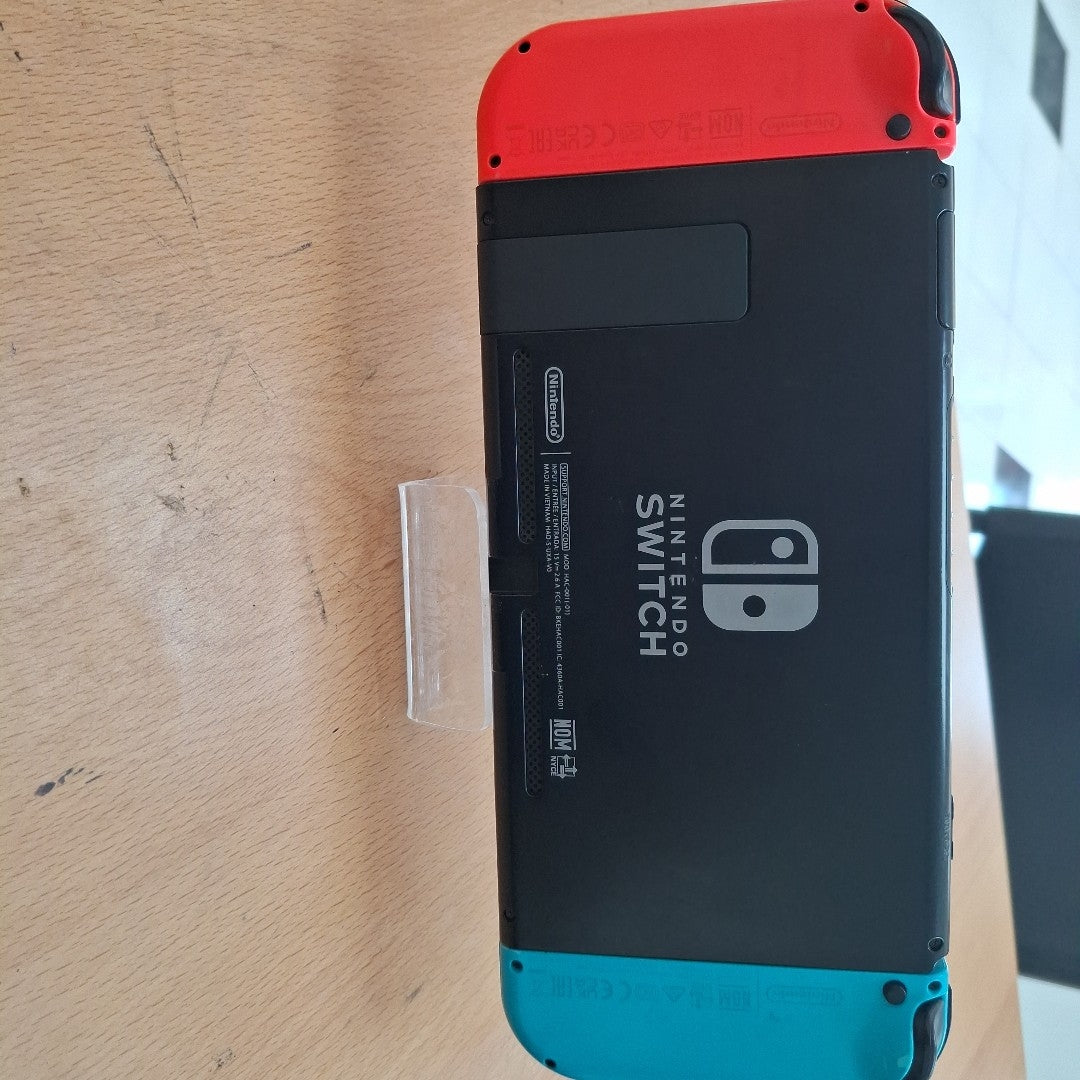 CONSOLA DE VIDEOJUEGO NINTENDO SWITCH 1.1 32 GB (SEMINUEVO)