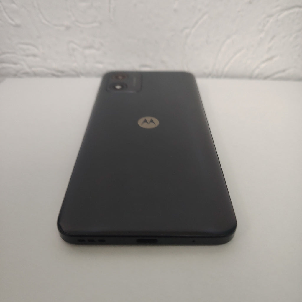 CELULAR MOTOROLA MOTO E13 XT2345-2 64 GB 2 GB RAM (SEMINUEVO)