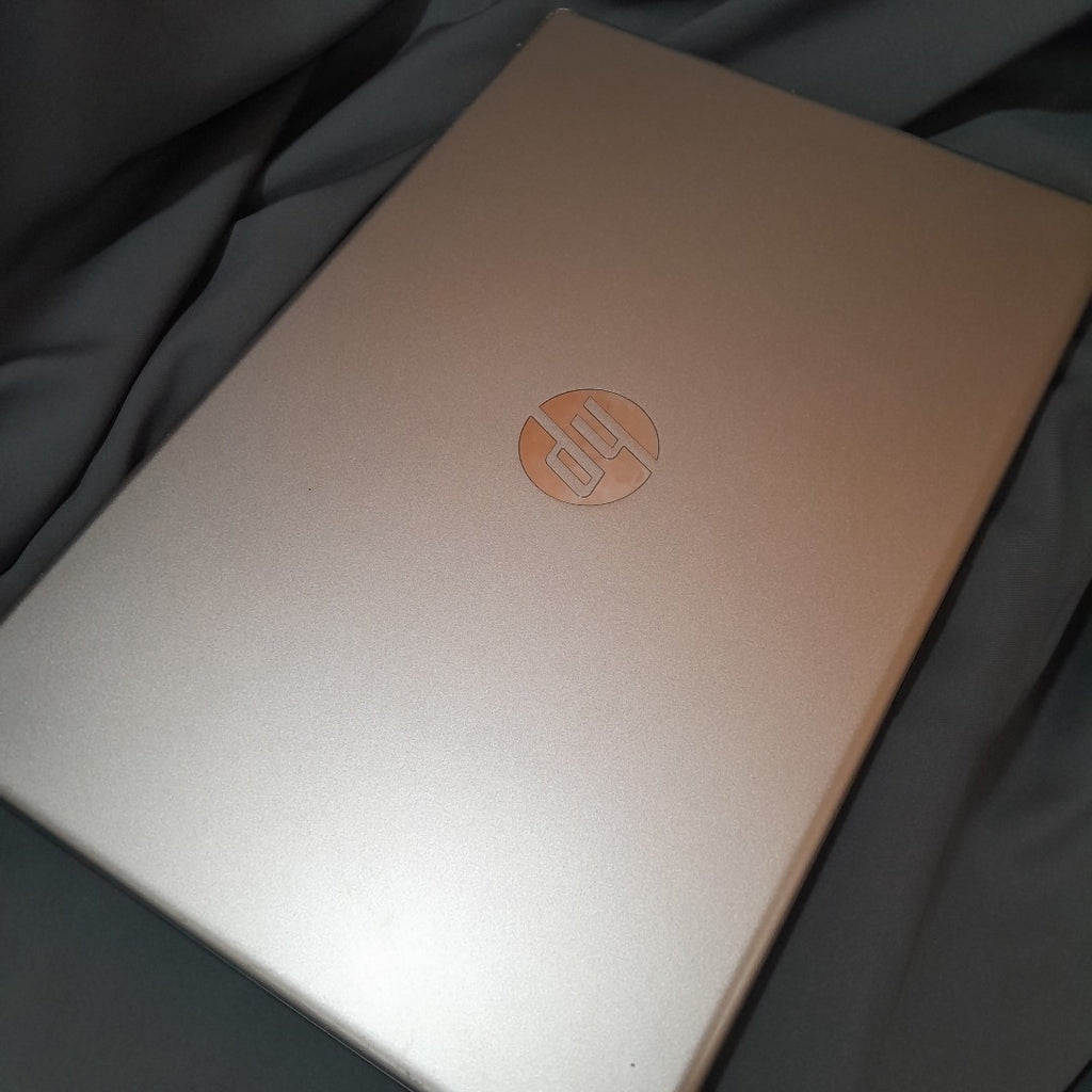 LAPTOP HP 15-FD0007LA (2023) 512 GB SSD 8 GB RAM (SEMINUEVO)