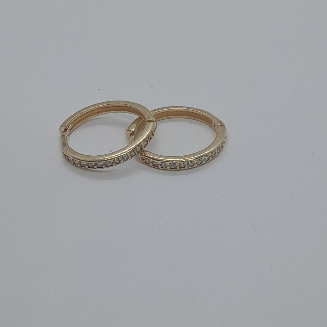 ARETES HUGGIES C CIRCONIA 14K 1.8 GR (NUEVO)