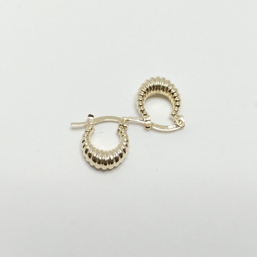 ARETES ARRACADA ESTRIADAS 14K 1.1 GR (NUEVO)