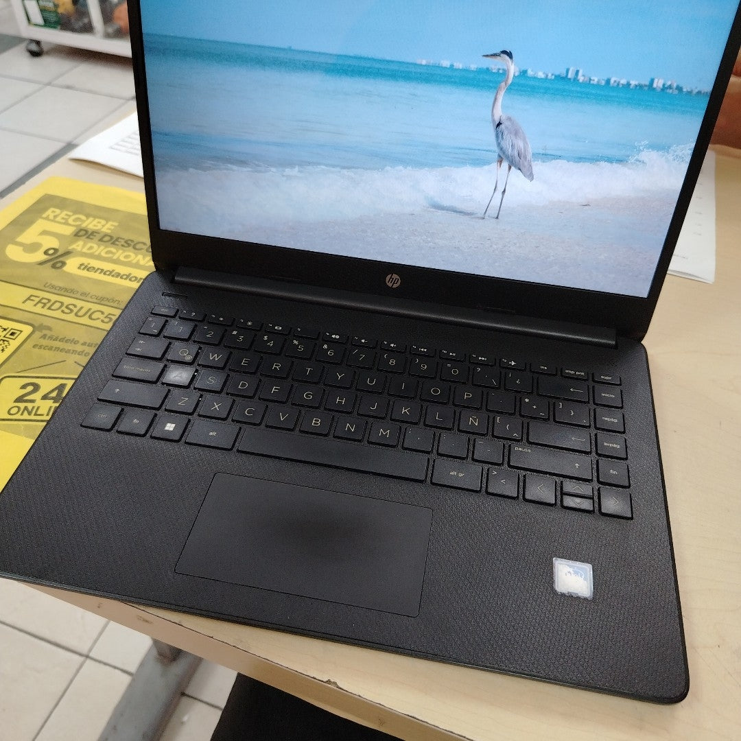 LAPTOP HP 14-DQ0501LA (2023) 256 GB SSD 4 GB RAM (SEMINUEVO)