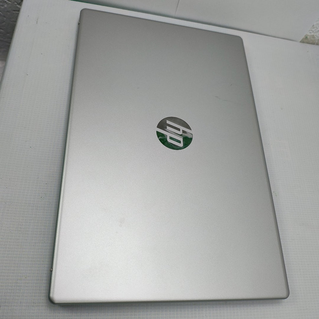 LAPTOP HP 15-FC0027CA (2023) 512 GB SSD 16 GB RAM (SEMINUEVO)