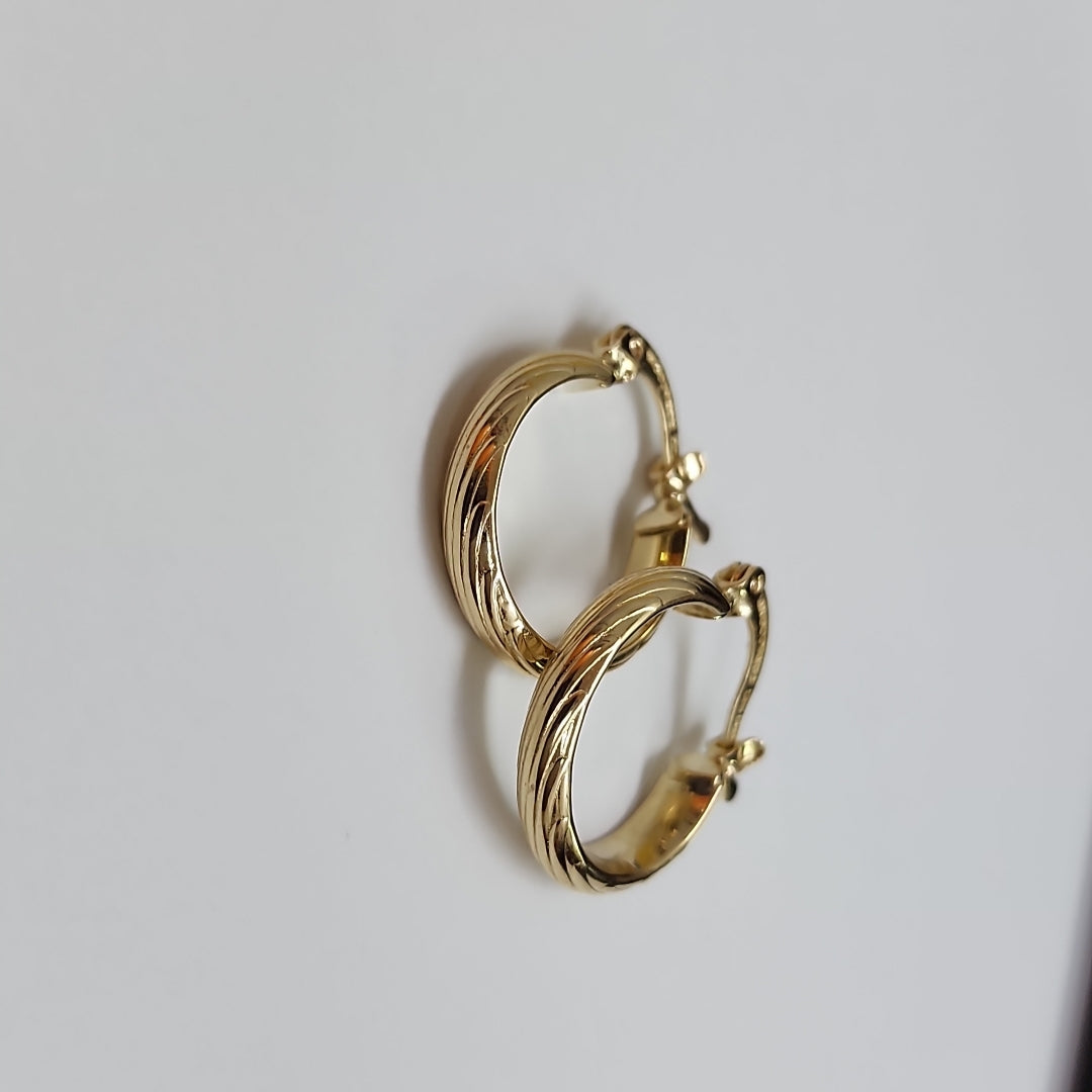 ARETES ARRACADA ASTRIADA 14K 1.6 GR (NUEVO)