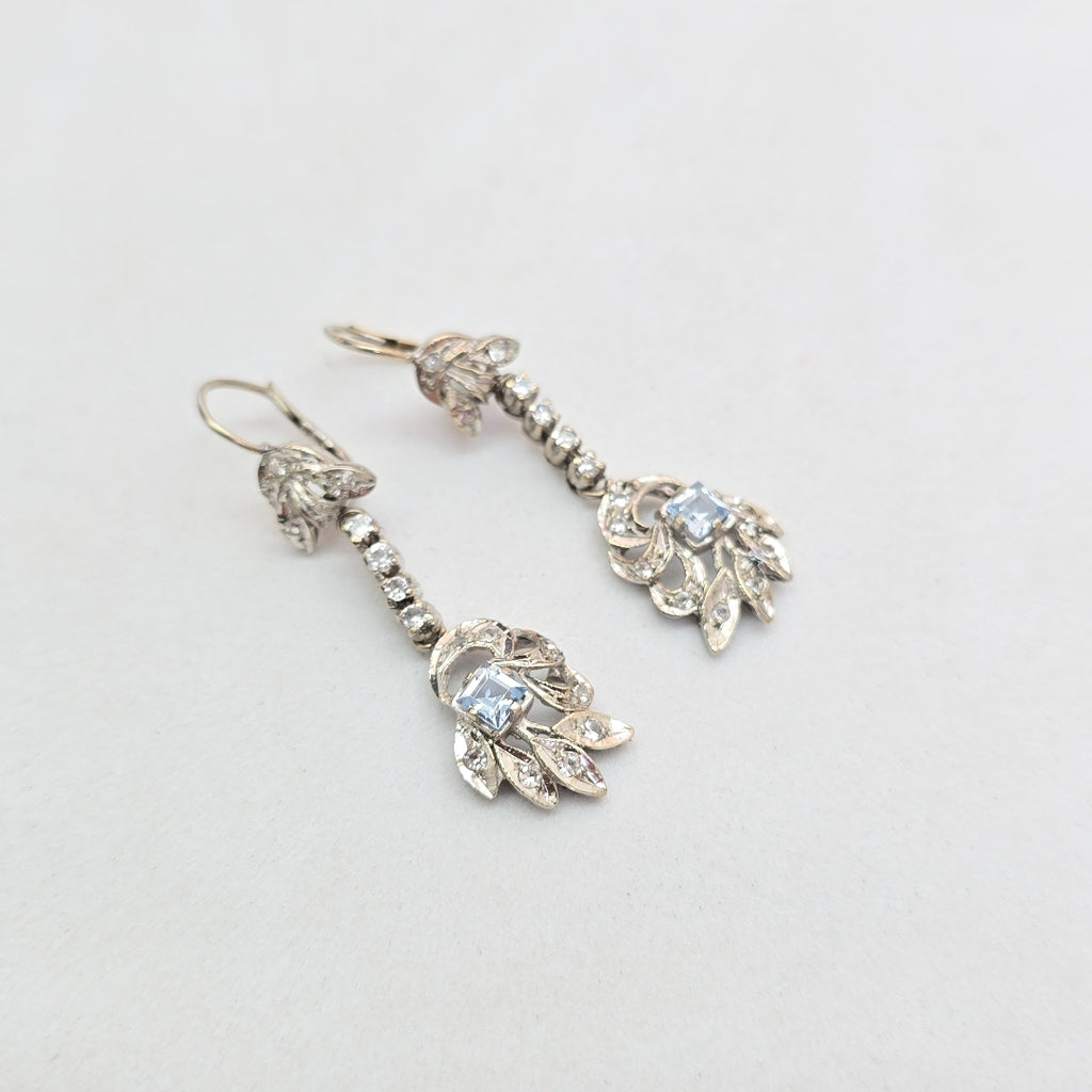 ARETES PAR ORO BLANCO 10 K 6.4 GRMS (SEMINUEVO)