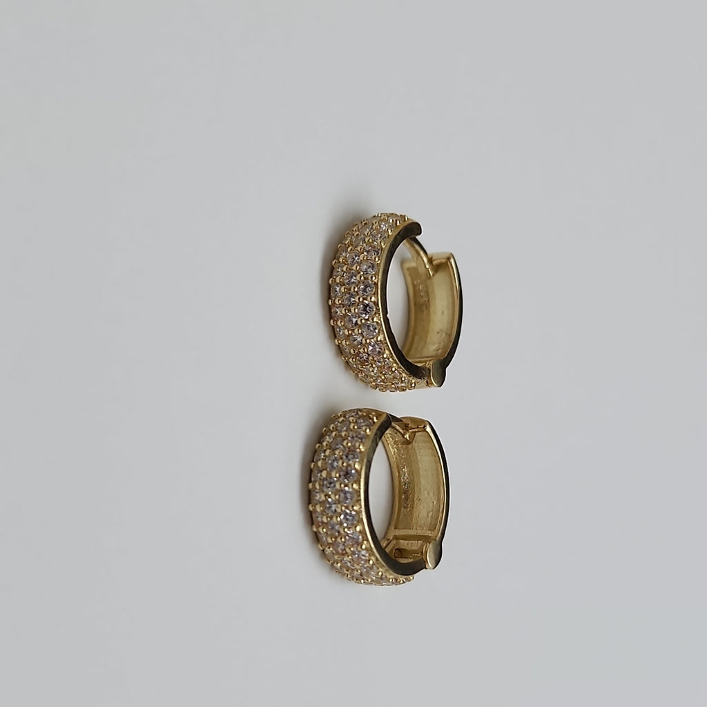ARETES HUGGIE CON CIRCONIAS 14K 2 GR (NUEVO)