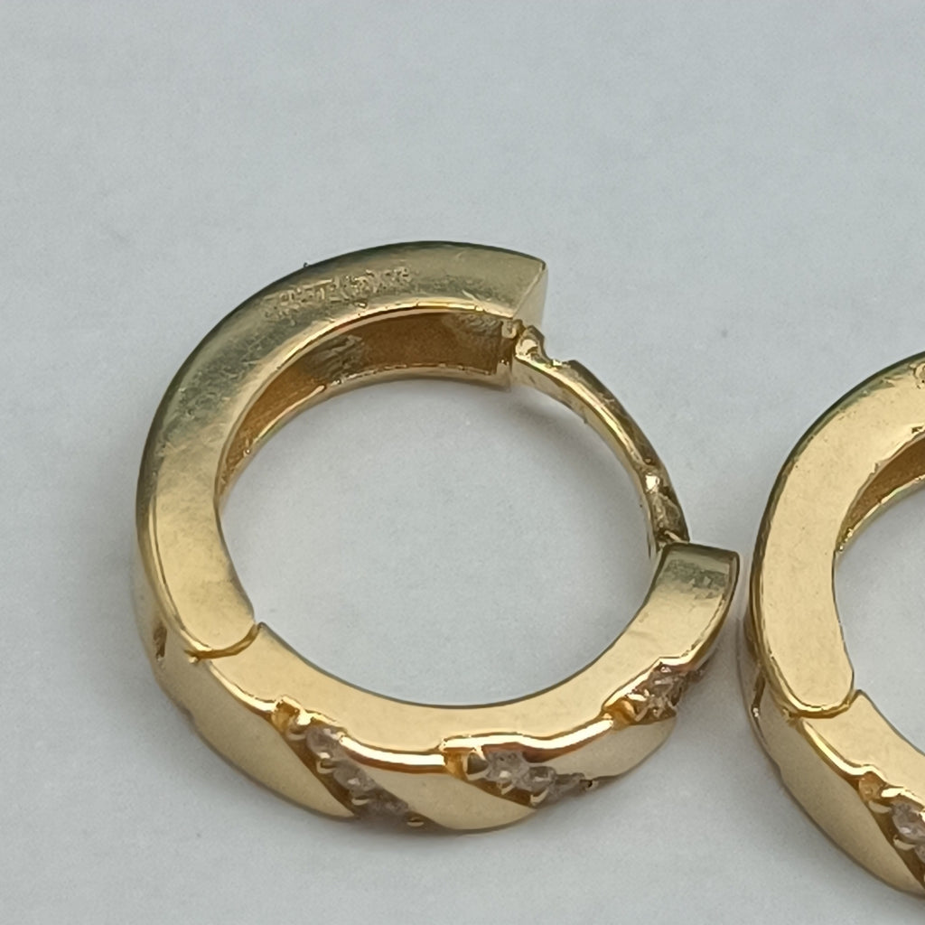 ARETES HUGGIES CON CIRCONIAS 14K 2.3 GR (NUEVO)