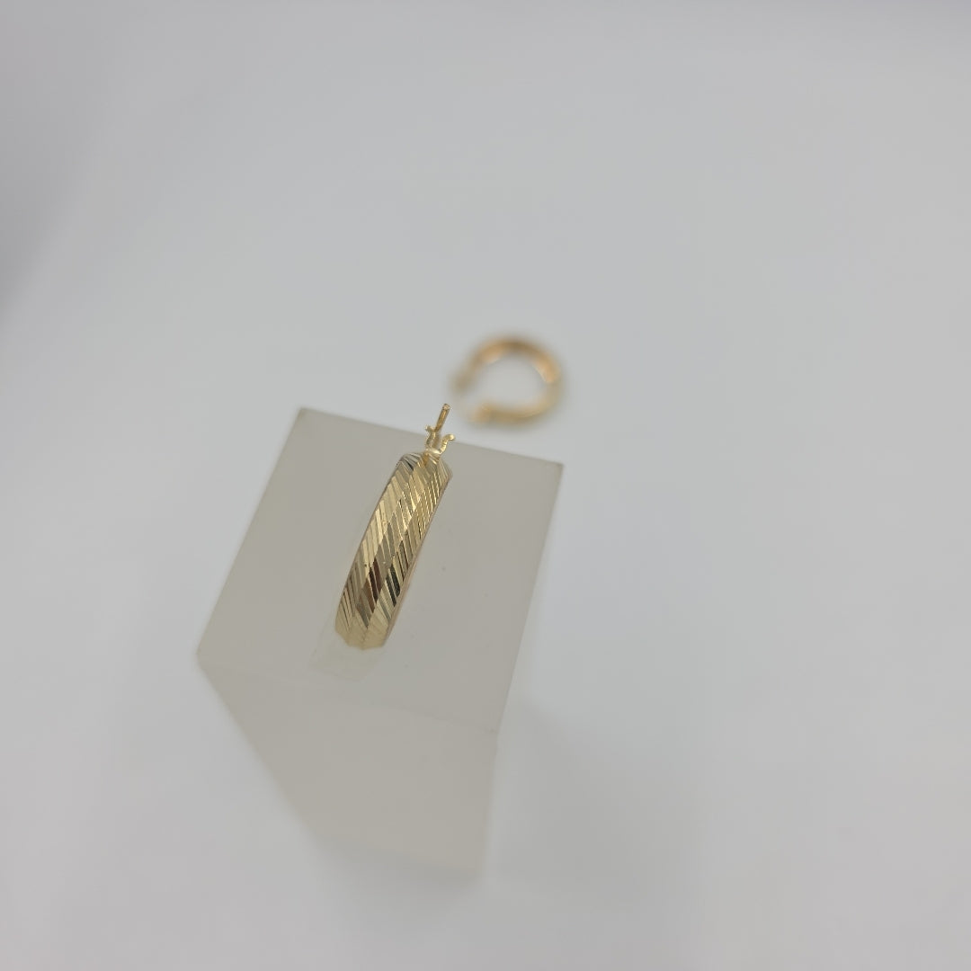 ARETES ARRACADAS LABRADAS 10K 2.8 GR (NUEVO)